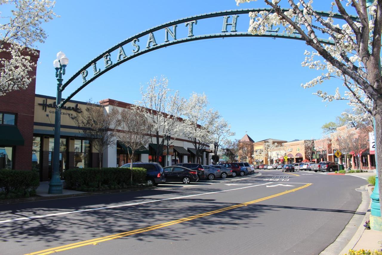 Sun Valley Inn Pleasant Hill Exterior photo